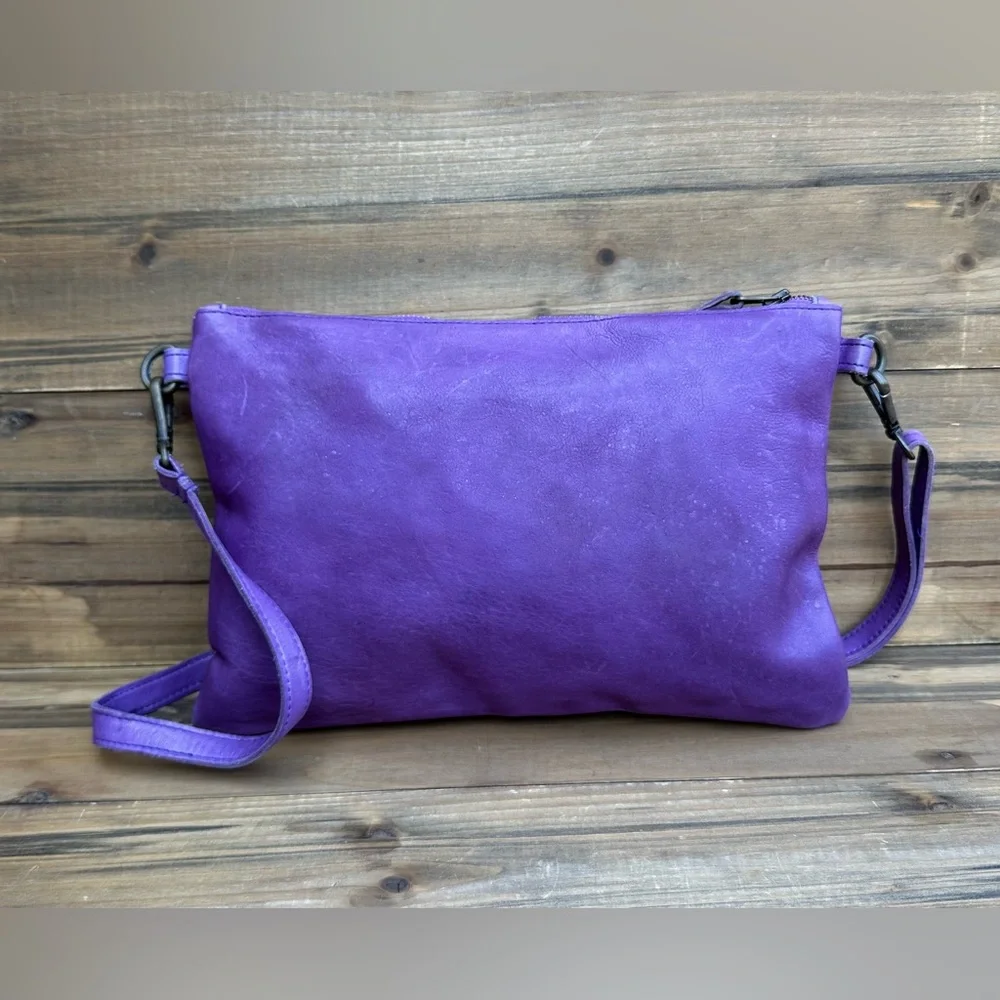 Viola Castellani Milano Studded Italian Leather ‘Star’ Patch Crossbody Handbag - Picture 8 of 14